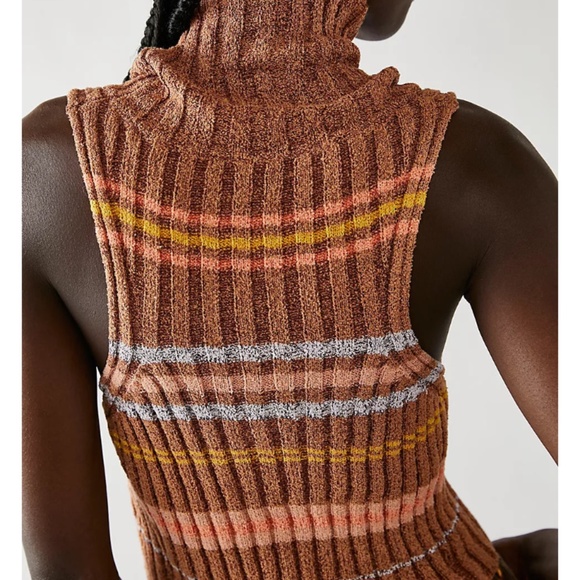 NWT~Free People~Edith Vest Berry Petals Combo~Size XS - Picture 2 of 6